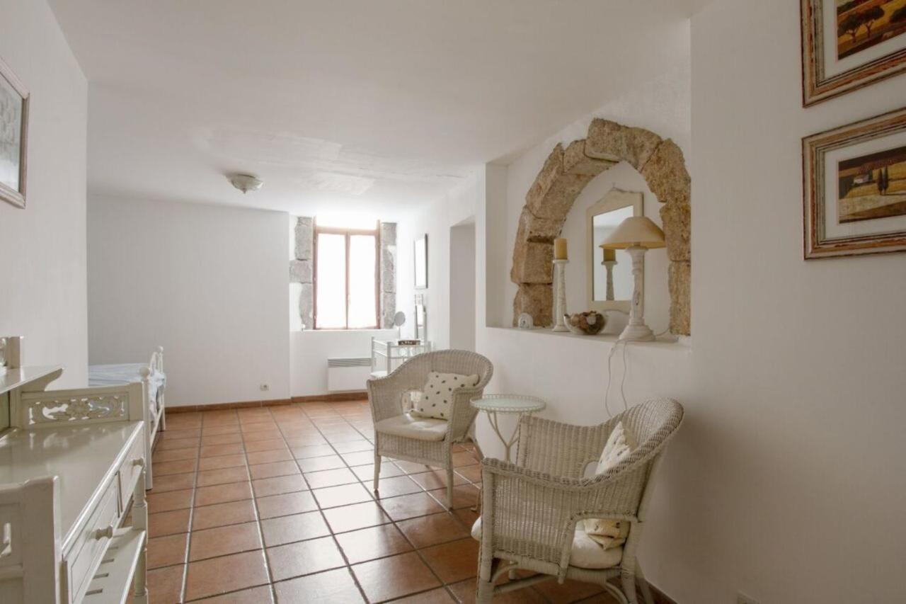 Charming And Quaint 2-Bed House In Marseillan Vila Exterior foto